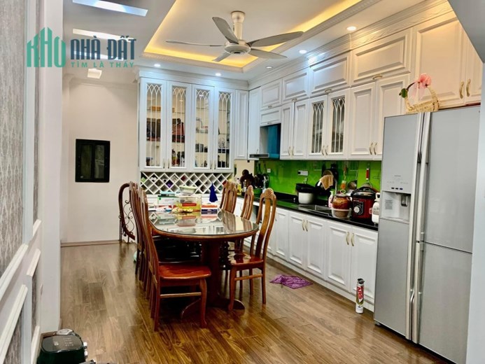 Bán nhà ngõ 604 Ngọc Thuỵ, 55m x 3T, ngõ oto 7 chỗ giá 3 tỷ 7