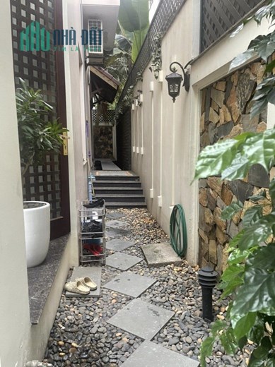 Bán biệt thự KĐT Dịch Vọng Phố Thọ Tháp, Vị trí đẹp sát CV Cầu Giấy, 250m2, MT 9m, 52 tỷ