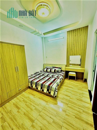 Bán Nhà 3 Tầng To Bề Thế - Đất 97m2 - Cách 20m Ra Mặt Đường - Hòa Hưng - Quận 10 - 0902934079