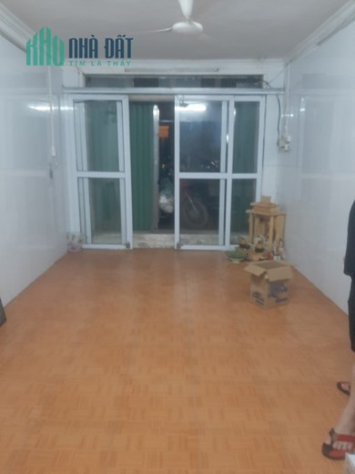 Cho thuê nhà nguyên căn cấp 4 có mặt bằng kinh doanh tại Vĩnh Hồ, Đống Đa. Diện tích 80m2, giá thuê