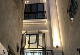 Cho thuê nhà diện tích 35m2 x 5Tầng. Đường Hoàng Hoa Thám