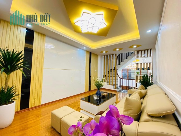 Bán nhà riêng phố Đỗ Đức Dục, Nam Từ Liêm. DT 44m² MT 4 m, 4,5 tỷ, ô tô, kinh doanh