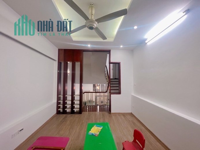 BÁN NHÀ 5 TẦNG QUAN NHÂN, NGÕ THÔNG TO THOÁNG, DT 41M GIÁ 5.3 TỶ.