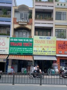 Giá thuê: 3 tháng đầu 23 triệu/tháng; tháng thứ 4 đến tháng thứ 12 là 25 triệu/ tháng