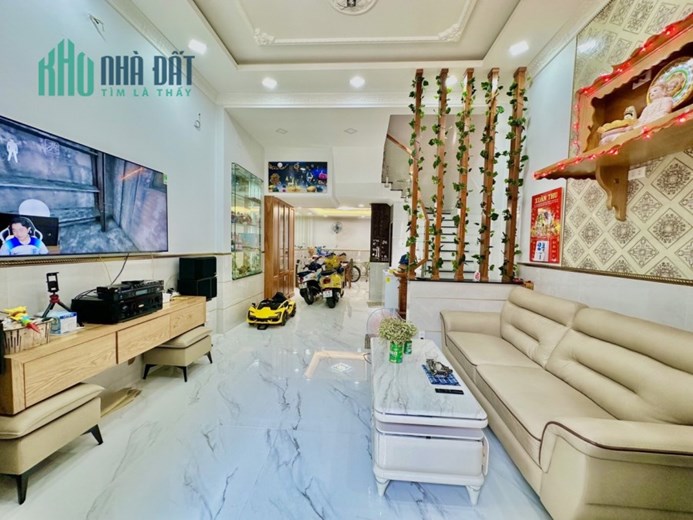 Bán gấp hẻm 6m Thoại Ngọc hầu quận tân phú 55m2 x4T chỉ 6.xx tỷ