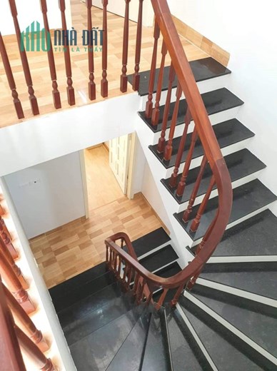 bán nhà mặt phố tây hồ 7.9 tỷ  6 tầng 33m2 Vỉa hè- ô tô  Kinh doanh đỉnh