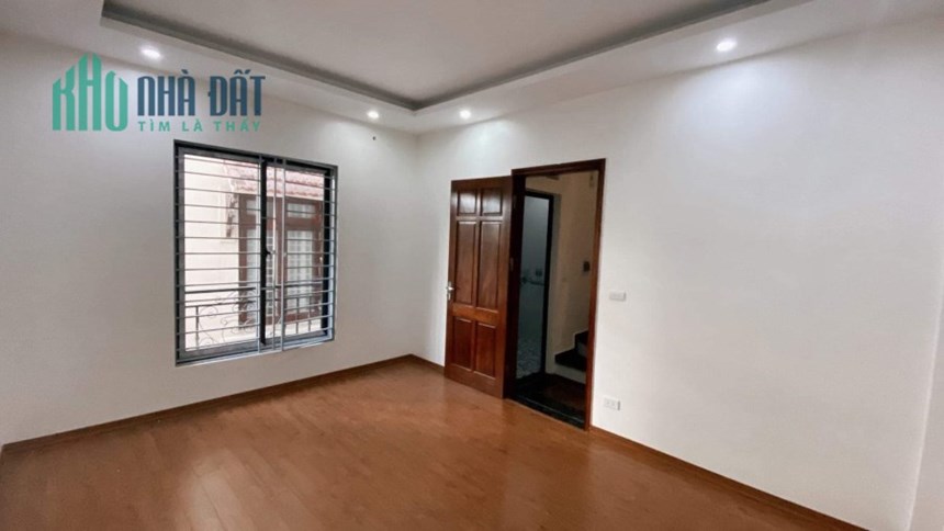 BÁN NHÀ PHÁO ĐÀI LÁNG - TRUNG TÂM  ĐỐNG ĐA - GẦN PHỐ - TIỆN ÍCH NGẬP TRÀN. Diện tích 31m2, 5 tầng,