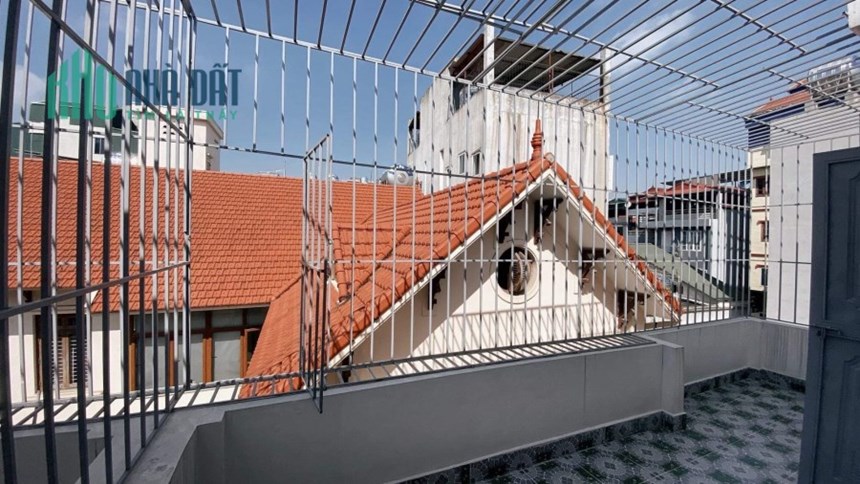 BÁN NHÀ PHÁO ĐÀI LÁNG - TRUNG TÂM  ĐỐNG ĐA - GẦN PHỐ - TIỆN ÍCH NGẬP TRÀN. Diện tích 31m2, 5 tầng,