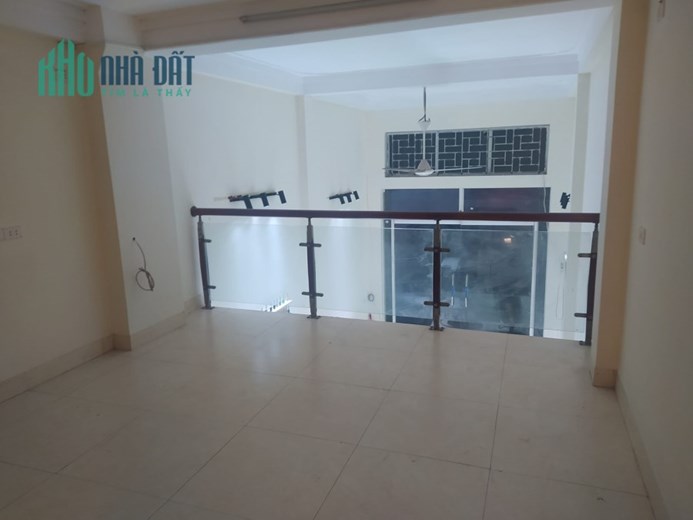 Cho thuê nhà kinh doanh mặt phố Quang Trung, Hà Đông 40m, 3T chỉ 13 triệu/tháng 0962780005