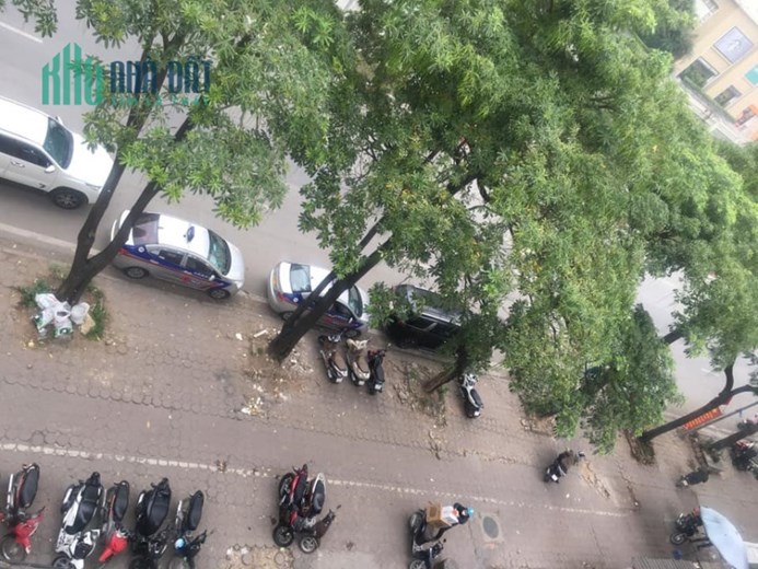 Cho thuê nhà vỉa hè rộng, ô tô đỗ kinh doanh sầm uất mặt phố Mễ Trì, Nam Từ Liêm 55m, 4t 48 triệu.