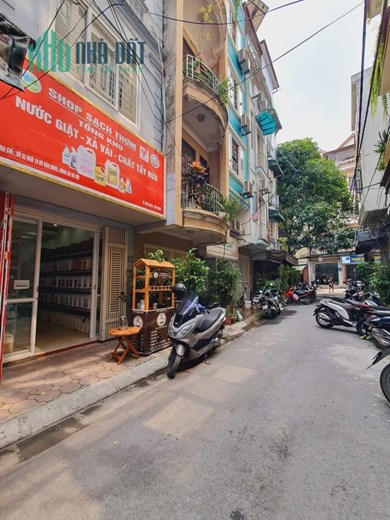 Bán nhà phân lô phố Võ Văn Dũng, Đông Đa, ô tô đỗ cổng, kinh doanh, 32m2, 4 tầng, 8 tỷ