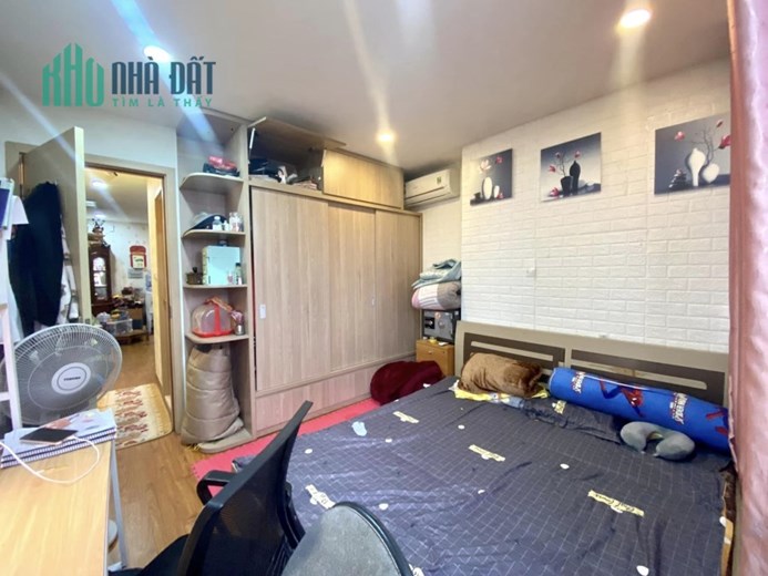 CHÍNH CHỦ CẦN BÁN CC CT2 Yên Hoà Parkview 48M2 T9 TẶNG NỘI THẤT, Ở NGAY 2.4 TỶ