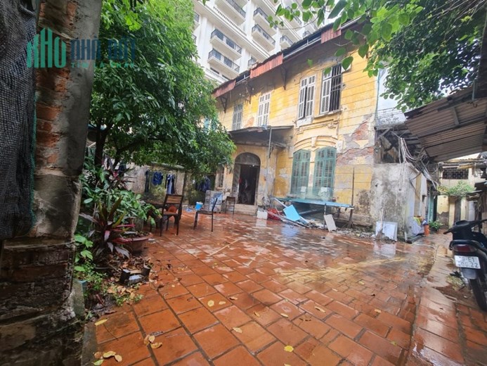 💥 Biệt thự Pháp cổ Mặt phố Phan Bội Châu, Hoàn Kiếm, 556m2 3T, MT 13m, Chỉ 339 Tỷ 💥