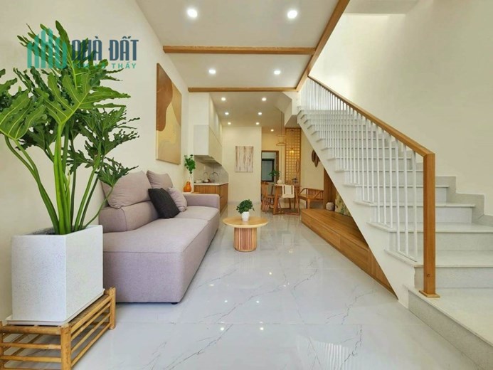 Nhà đẹp trung tâm quận Hải Châu, Thiết kế hiện đại,sang trọng mà chỉ 3 tỷ x nhỏ.