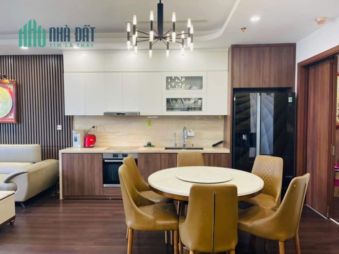 Chung cư gần Royal City Nguyễn Trãi, Thanh Xuân, 142m, 3 ngủ 3 ban công, full nội thất tiền tỷ.