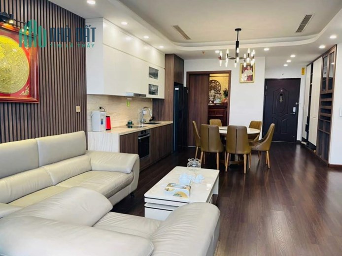Chung cư gần Royal City Nguyễn Trãi, Thanh Xuân, 142m, 3 ngủ 3 ban công, full nội thất tiền tỷ.