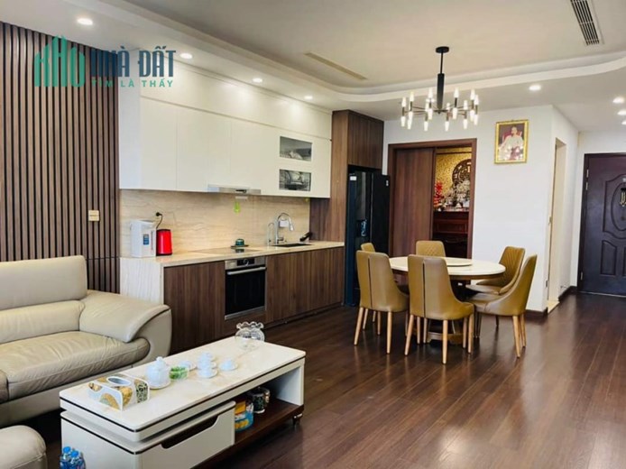 Chung cư gần Royal City Nguyễn Trãi, Thanh Xuân, 142m, 3 ngủ 3 ban công, full nội thất tiền tỷ.