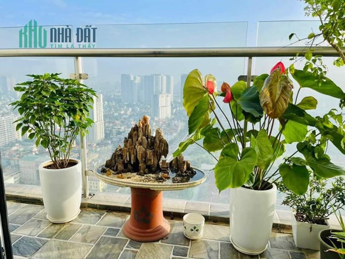Chung cư gần Royal City Nguyễn Trãi, Thanh Xuân, 142m, 3 ngủ 3 ban công, full nội thất tiền tỷ.