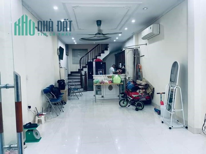 Bán nhà ĐườngTân Mai 50m2x5T, 4m mặt tiền, kinh doanh, ô tô tránh!