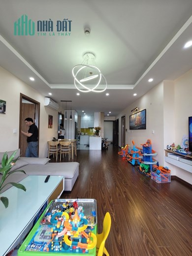 Chung cư gần Royal City Nguyễn Trãi, Thanh Xuân, 114m, 3 ngủ 2 ban công, full nội thất tiền tỷ.