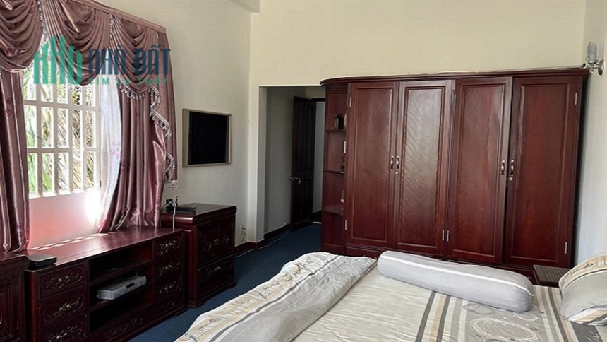 Bán nhà hạ chào 1 tỷ, HXH Hậu Giang, P4, Tân Bình, 84m2, 4 tầng, 5PN, ở ngay.