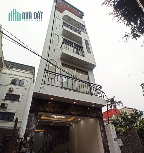 BÁN NHÀ TƯ ĐÌNH  DT79  4 TẦNG CHỈ 4.8 TỶ, NHÀ MỚI, Ô TÔ NGỦ TRONG NHÀ.