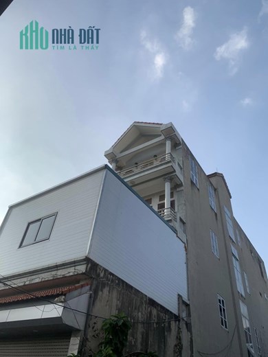 BÁN NHÀ PHỐ ĐỨC GIANG DT 122M 4 TẦNG  CHỈ 9.5 TỶ DIỆN TÍCH RỘNG, Ô TÔ TRÁNH, VÀO NHÀ,