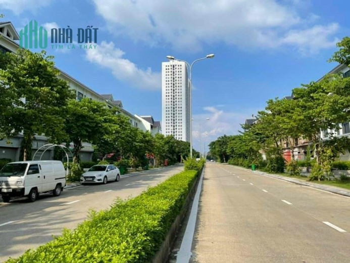 Cần bán nhanh nhà vườn kiểu Biệt thự song lâp khu C đô thị Geleximco Lê Trọng Tấn. Giá chỉ 15 , x