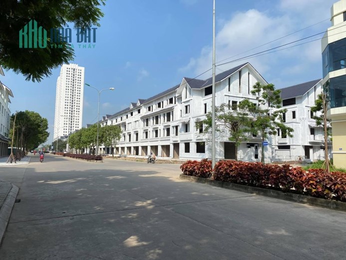 Cần bán nhanh nhà vườn kiểu Biệt thự song lâp khu C đô thị Geleximco Lê Trọng Tấn. Giá chỉ 15 , x