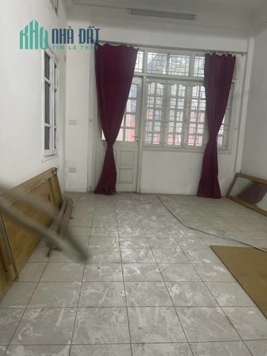 Cho thuê nhà nguyên căn, CHDV, 45m2, 4t, 6ngủ, mt4m, 20TR, Hoàng Hoa Thám.