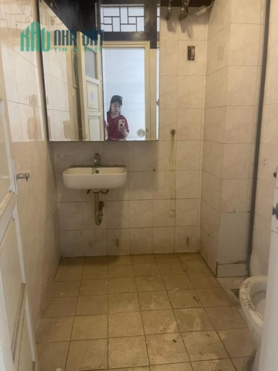 Cho thuê nhà nguyên căn, CHDV, 45m2, 4t, 6ngủ, mt4m, 20TR, Hoàng Hoa Thám.