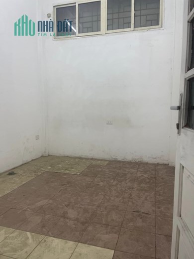 Cho thuê nhà nguyên căn, CHDV, 45m2, 4t, 6ngủ, mt4m, 20TR, Hoàng Hoa Thám.