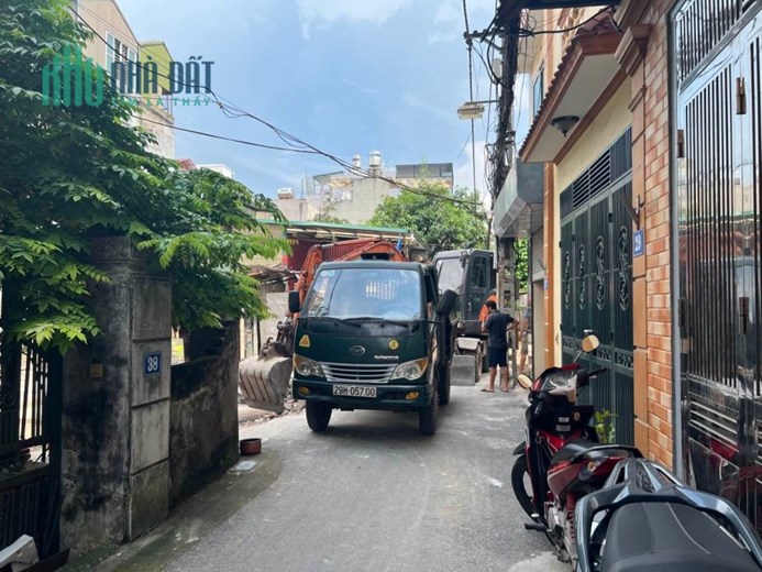 ĐẤT VỊ TRÍ ĐẸP TRUNG TÂM VIỆT HƯNG - HÌNH THỬA SIÊU ĐẸP - NGÕ THÔNG - Ô TÔ VÀO NHÀ - TIỆN ÍCH NGẬP