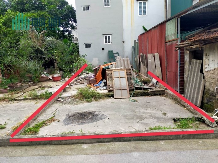ĐẤT VỊ TRÍ ĐẸP TRUNG TÂM VIỆT HƯNG - HÌNH THỬA SIÊU ĐẸP - NGÕ THÔNG - Ô TÔ VÀO NHÀ - TIỆN ÍCH NGẬP