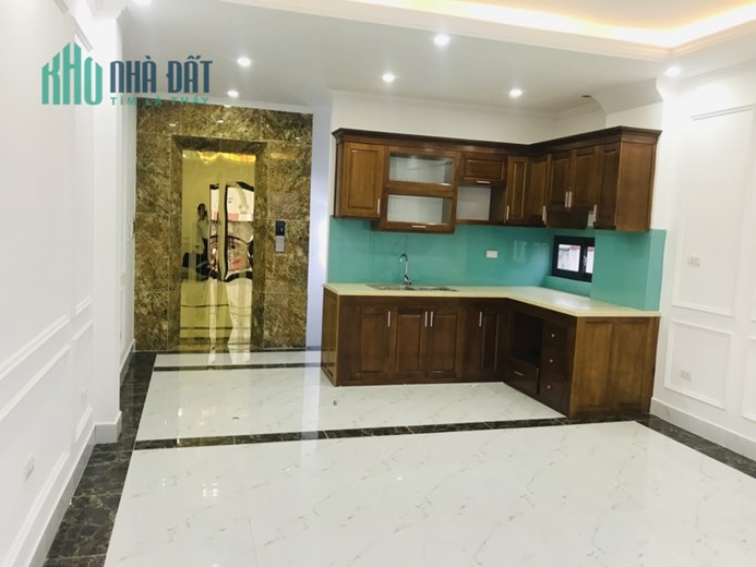 BÁN NHÀ 7 TẦNG, THANG MÁY, Ô TÔ ĐỖ SÁT CỬA, QUẬN THANH XUÂN, 42m, 7 tầng, mặt tiền 4.2m,  7.6 tỷ