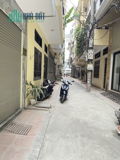 BÁN NHÀ HIẾM CÓ TRONG TẦM TIỀN, Ô TÔ VÀO NHÀ QUẬN THANH XUÂN, 36m, 5 tầng, mặt tiền 3.4m, 6.38 tỷ