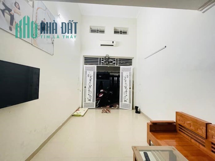 Nhà rẻ, sđcc quận Hoàng Mai 33m, 3 tầng, măt tiền 3.5m