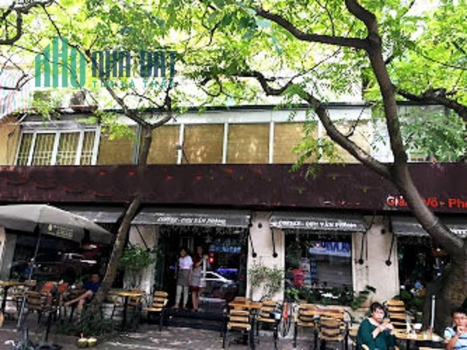 Bán nhà vị trí đẹp Mặt Hồ Giảng Võ giá 19 tỷ, 120m. MT 10m, sân rộng để xe, đầu tư KD tốt