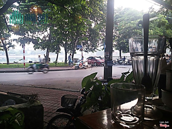 Bán nhà vị trí đẹp Mặt Hồ Giảng Võ giá 19 tỷ, 120m. MT 10m, sân rộng để xe, đầu tư KD tốt
