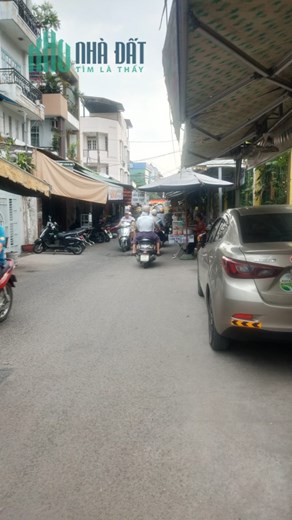 Ngộp bank bán nhà sát chợ Tạ Quang Bửu 5x14, 2 tầng chỉ 8.5tỷ