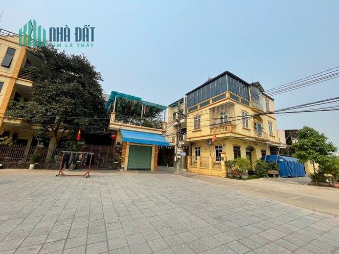 BIỆT THỰ NHÀ VƯỜN - 232M 03 TẦNG, VỈA HÈ: 10m, Ô TÔ ĐÁNH VÕNG, tại NAM HỒNG - ĐÔNG ANH 15 TỶ
