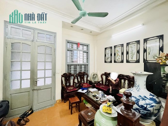 Duy nhất 1 căn nhà phố Nguyễn Trãi, Thanh Xuân, 30m 5 tầng, 3 ngủ, gần Ngã Tư Sở, nhà đẹp ở ngay
