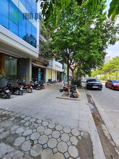Chính chủ bán gấp tòa văn phòng 110m2 phố Đào Tấn, Ba Đình, giá 45 tỷ.