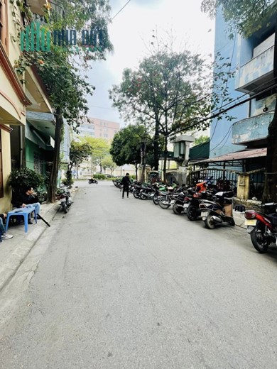 Nhà 60m Mặt Tiền 5m Phân Lô Phố Trung Kính. Vỉa Hè Đá Bóng. Ô Tô Tránh Kinh Doanh Sầm Uất. Chủ Cần