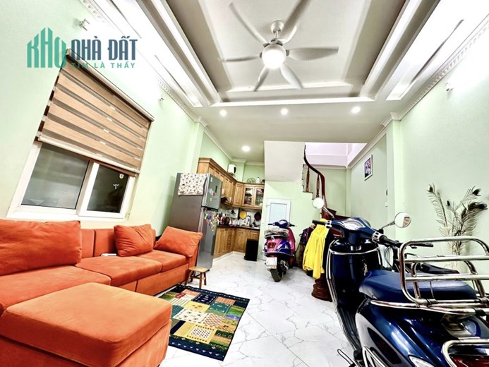 Bán Nhà Đẹp Đống Đa 33m x 5 Tầng Mt 4M Ngõ Đẹp Giá 4 Tỷ