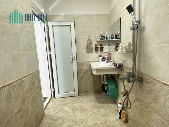 Bán Nhà Đẹp Đống Đa 33m x 5 Tầng Mt 4M Ngõ Đẹp Giá 4 Tỷ