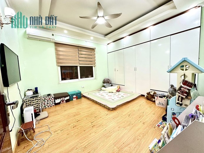 Bán Nhà Đẹp Đống Đa 33m x 5 Tầng Mt 4M Ngõ Đẹp Giá 4 Tỷ