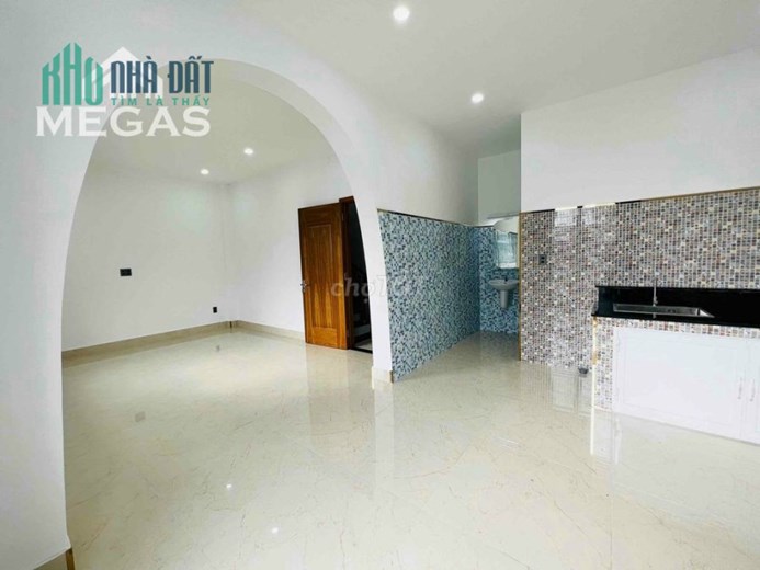 BÁN GẤP TÒA NHÀ 400 M2 , GIÁ: 6,450 TỶ