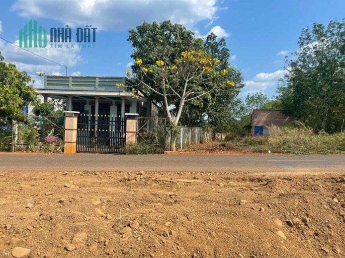 CẮT LỖ 150TR mảnh đất vị trí vàng ngay chợ, sân bay. DT 200m2 giá 300TR