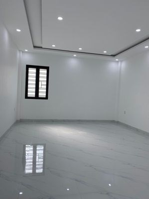 BÁN KHẨN CẤP NHÀ 4 TẦNG 40M CHỈ 3,8 TỶ KINH DOANH HIỆU THUỐC, CẮT TÓC